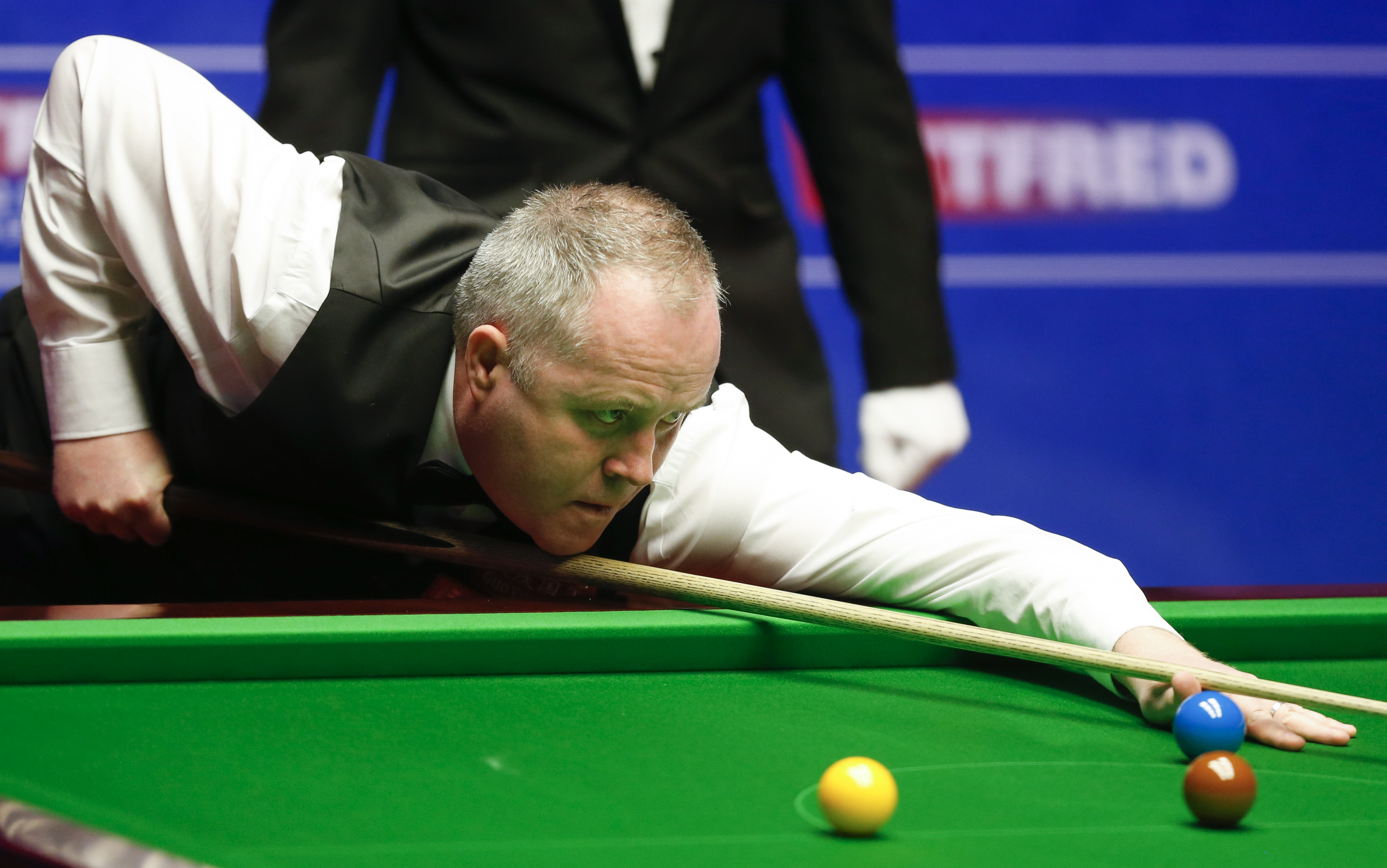 而球场上的 而球场上的